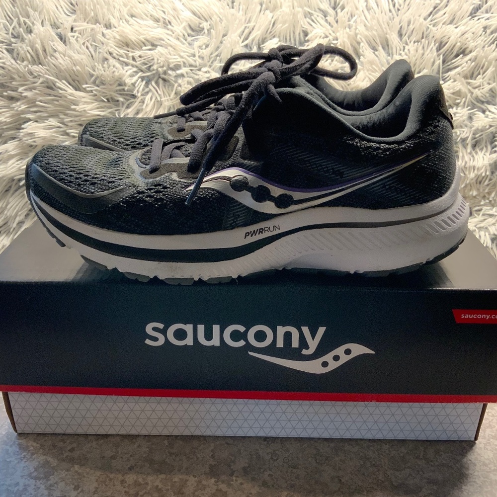 Women’s Black Saucony Omni 20 Running Shoes Size 6.5